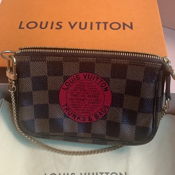 Sold♥️LV Mini Pochette - Limited Edition♥️ - Picture 2 of 12